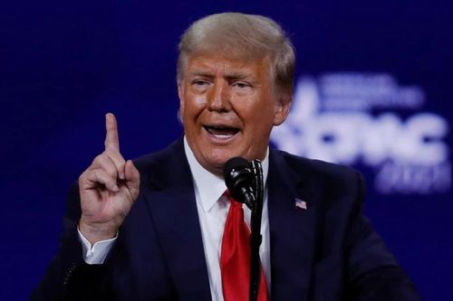Facebook có 6 tháng để quyết định cho ông Donald Trump 'trở lại'