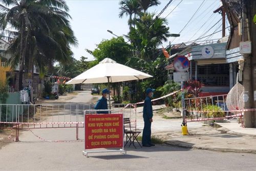 Hội An lập 2 chốt kiểm soát khu vực vợ chồng mắc Covid-19 sinh sống
