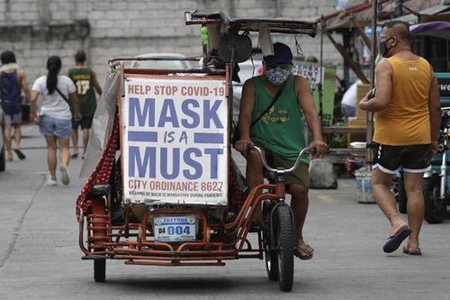 Ấn Độ cảnh báo làn sóng thứ ba, Philippines phạt nặng người đeo khẩu trang sai quy cách
