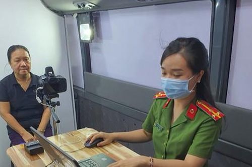 Công an TPHCM thông tin về việc cấp CCCD gắn chip cho người dân tạm trú