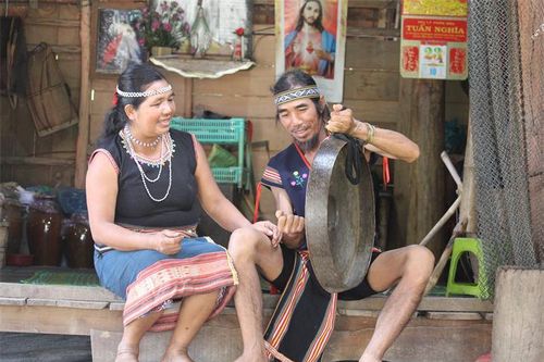 Người giữ hồn văn hóa ở thôn Kon Trang Long Loi