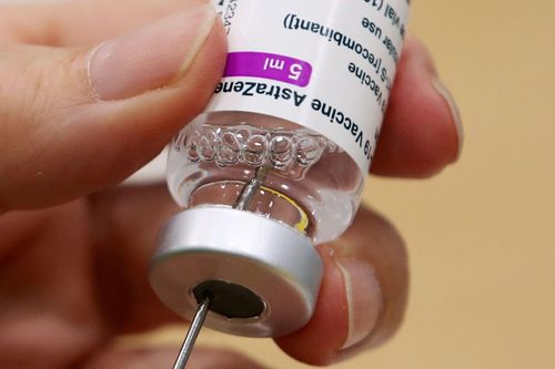 Australia có thêm 5 ca đông máu sau tiêm vaccine AstraZeneca