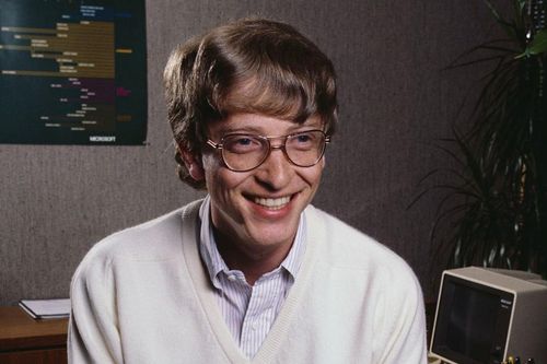 Cách Bill Gates làm để được ngồi cạnh gái xinh thời đi học