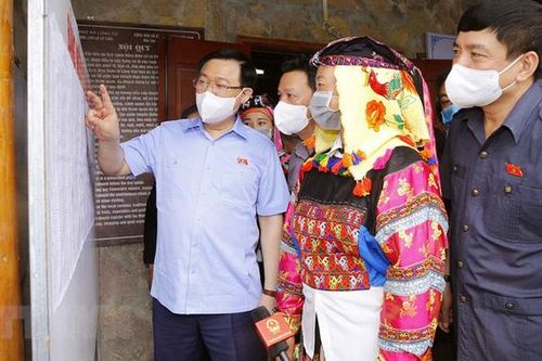 Chủ tịch Quốc hội ấn tượng với tỷ lệ nữ ứng viên ĐBQH tỉnh Hà Giang