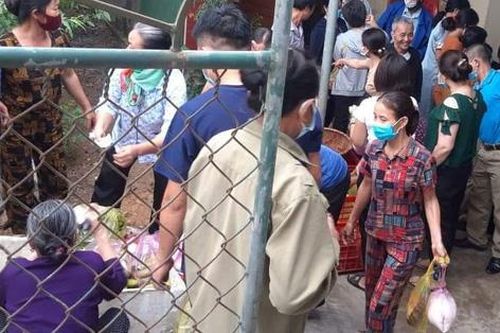 Cả làng 'giải cứu' 150 mâm cỗ cho đôi vợ chồng hoãn cưới vì dịch