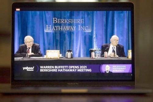 Tỷ phú Warren Buffett: 'Đừng nghĩ định giá của Apple là trên trời'