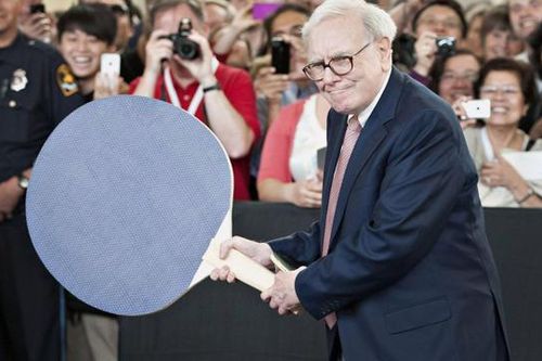 Giá cổ phiếu quá cao gây 'sập' sàn, vì sao Warren Buffett không chịu chia tách?
