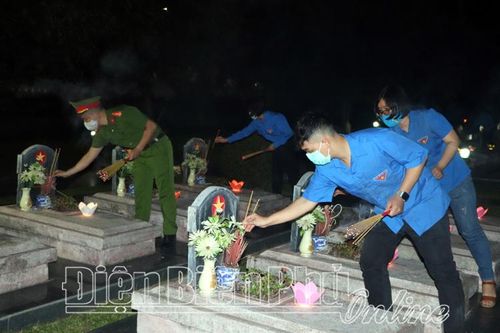 Thắp nến tri ân tưởng niệm các anh hùng liệt sĩ