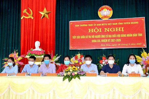 Ứng cử viên đại biểu HĐND tỉnh khóa XIX tiếp xúc cử tri vận động bầu cử