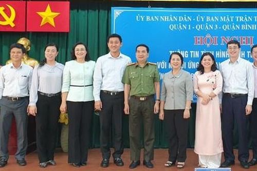 Thông tin tình hình kinh tế - xã hội với người ứng cử ĐBQH và HĐND TPHCM