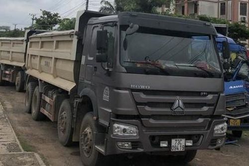 Phạt gần 90 triệu đồng 2 xe 'hổ vồ' chở quá tải