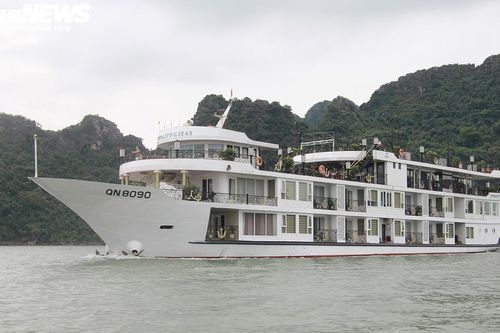 Quảng Ninh tạm dừng tham quan vịnh Hạ Long từ 12h hôm nay