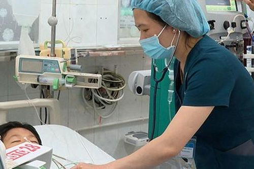 6 trẻ trong một gia đình bị ngộ độc, trong đó 1 trẻ tử vong và 1 trẻ phải lọc máu: Chuyên gia cảnh báo thói quen ăn vỉa hè, đường phố cực nguy hiểm
