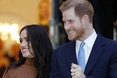 Meghan Markle bị chê 'nực cười' khi in tước hiệu trên bìa sách
