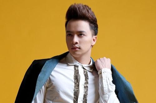 Gạ tình đồng giới, bức màn đen phía sau sân khấu