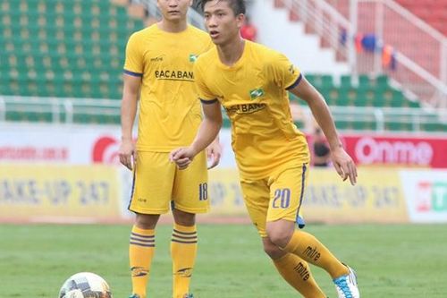 Tạm dừng toàn bộ vòng 13 LS V-League 2021 vì COVID-19