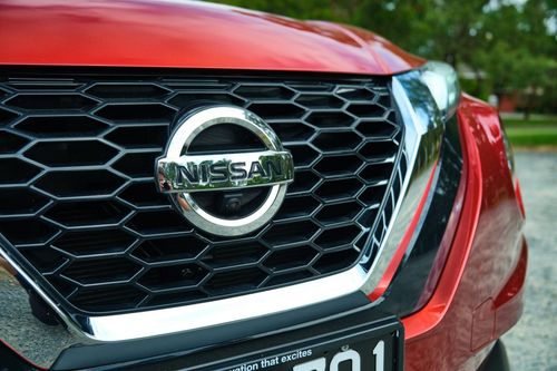 Nissan muốn bán cổ phiếu Daimler để thu về 1,2 tỷ USD