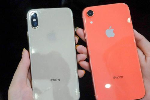Nên mua iPhone XS hay iPhone XR cũ?