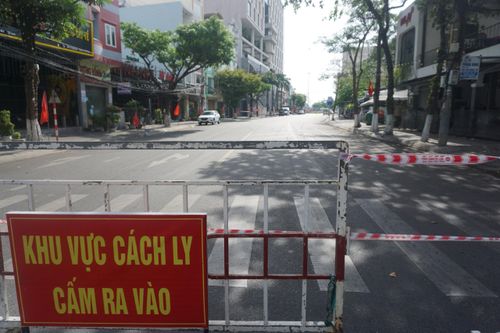 Thêm 3 ca mắc COVID-19; Đà Nẵng dừng dịch vụ ăn uống tại chỗ, đóng cửa một chợ trung tâm
