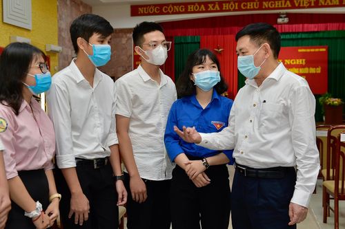 Bộ trưởng Tài chính trao đổi nhiều băn khoăn về tài chính cho giáo dục