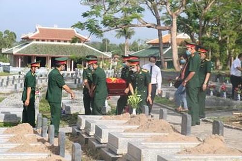 Thừa Thiên Huế: An táng 14 hài cốt liệt sĩ quy tập tại Lào