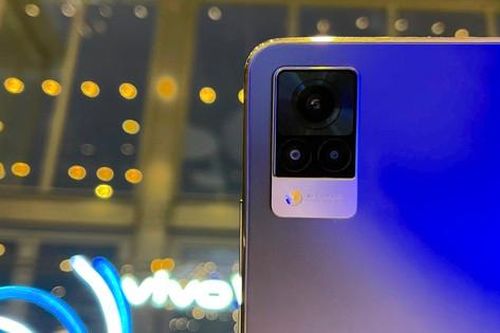 vivo V21 5G lên kệ có giá gần 10 triệu đồng