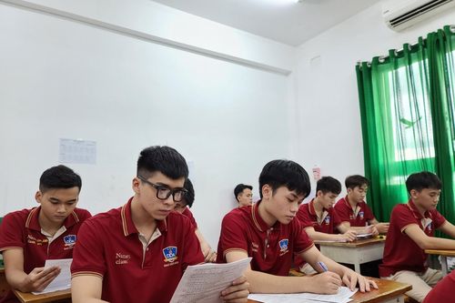 Lưu ý giúp học sinh lớp 12 ôn tập tốt môn Tiếng Anh
