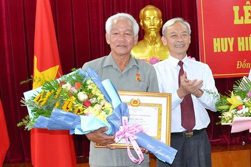 Nhớ người đồng chí sâu nặng nghĩa tình