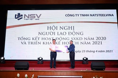 Công đoàn Tổng công ty Thép Việt Nam – CTCP: Tặng quà cho người lao động NatSteelVina nhân tháng công nhân