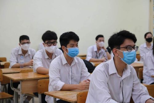Chạy dịch COVID-19, nhiều tỉnh gấp rút cho kiểm tra học kỳ II trước hạn