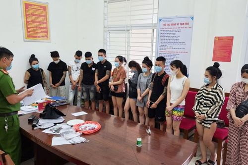 Bất chấp dịch COVID-19, nhóm thanh niên tổ chức tiệc ma túy trong khách sạn