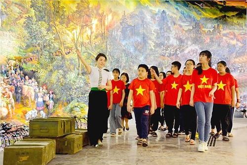 Vang mãi bản hùng ca mang âm hưởng Điện Biên