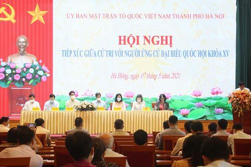 Người ứng cử đại biểu Quốc hội khóa XV tiếp xúc với cử tri quận Hà Đông