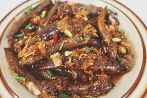 Kho cá bống theo cách này, thịt chắc, vàng ươm, thơm nức nhà, cơm ăn 2-3 bát vẫn chưa hết thèm