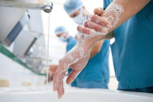 WHO kêu gọi vệ sinh tay, thực hành các biện pháp kiểm soát nhiễm khuẩn