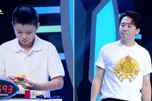 Khả năng giải rubik của cậu bé 13 tuổi