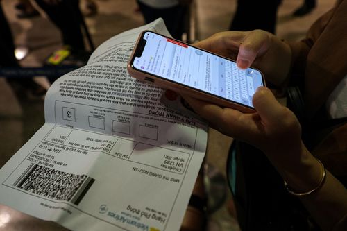 Vé máy bay cõng tới 500.000 đồng các loại phí