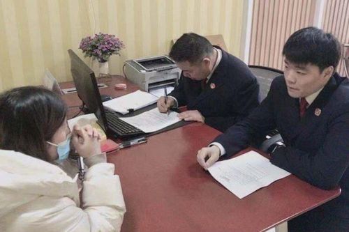 Người phụ nữ Trung Quốc sinh con 5 lần để trốn án tù suốt 10 năm