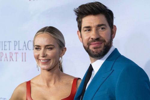 Vợ chồng Emily Blunt đòi tiền bồi thường