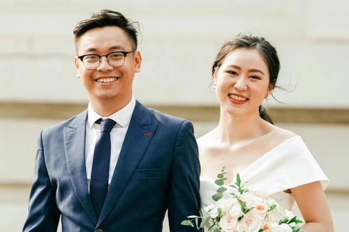 'Yêu 10 năm còn chờ được nên đám cưới sau dịch cũng chẳng sao'