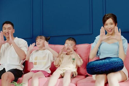 Min truyền thông điệp phụ nữ đa nhiệm qua MV mới