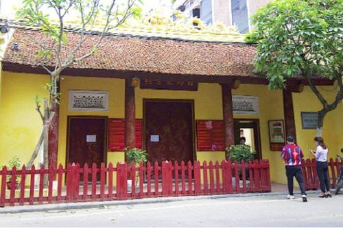 Thăng Long tứ trấn