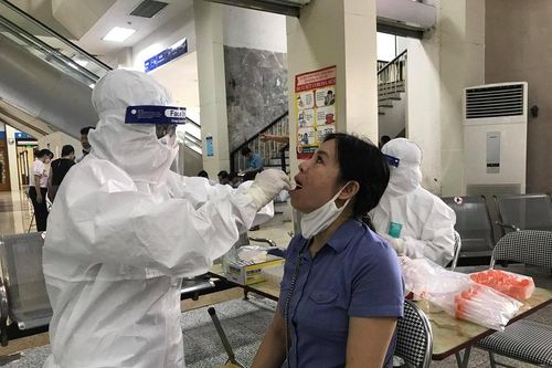 Sáng nay, lấy 300 mẫu xét nghiệm Covid-19 cho nhân viên Ga Hà Nội