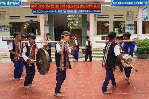 Chuyện người 'giữ lửa' cồng chiêng