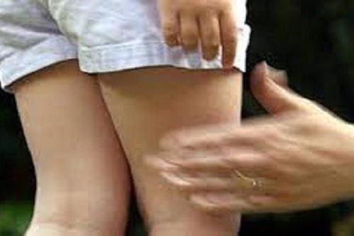 Khởi tố, bắt tạm giam gã trai chặn đường dâm ô 2 nữ sinh