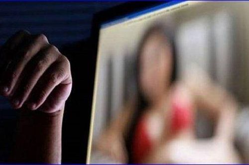 Gửi ảnh khỏa thân cho bạn trai qua mạng, cô gái bị tống tiền hơn 100 triệu đồng