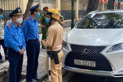 Lái xe Lexus thách thức 'biết xe này của ai không' tường trình gì tại công an