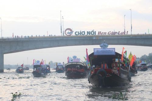 Chợ nổi Cái Răng: Lênh đênh như phận thương hồ