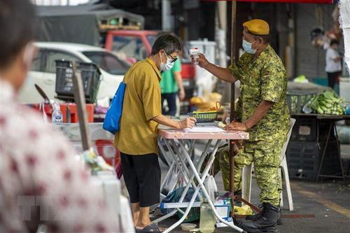 Malaysia ghi nhận số ca mắc COVID-19 cao kỷ lục trong ba tháng
