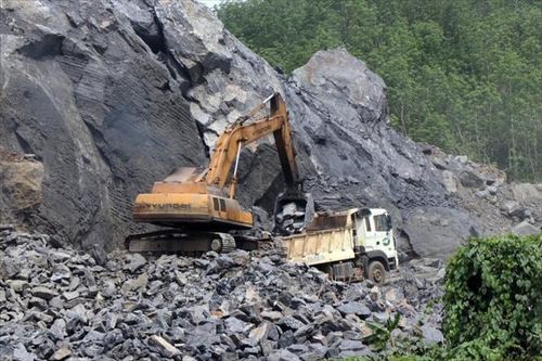 Giải quyết những vướng mắc để sớm đóng cửa mỏ khai thác đá ở huyện Nam Đông, Thừa Thiên - Huế